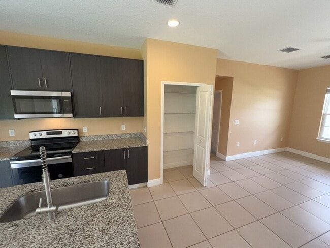 Photo - 5017 SW 165th Street Rd