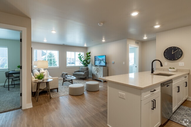 2BR, 2BA - 867 SF