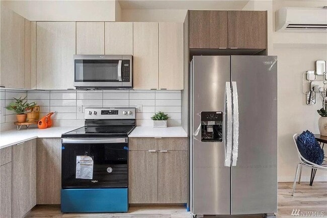 Photo - 1408 N 95th St