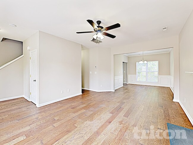 Photo - 8716 Rozumny Dr