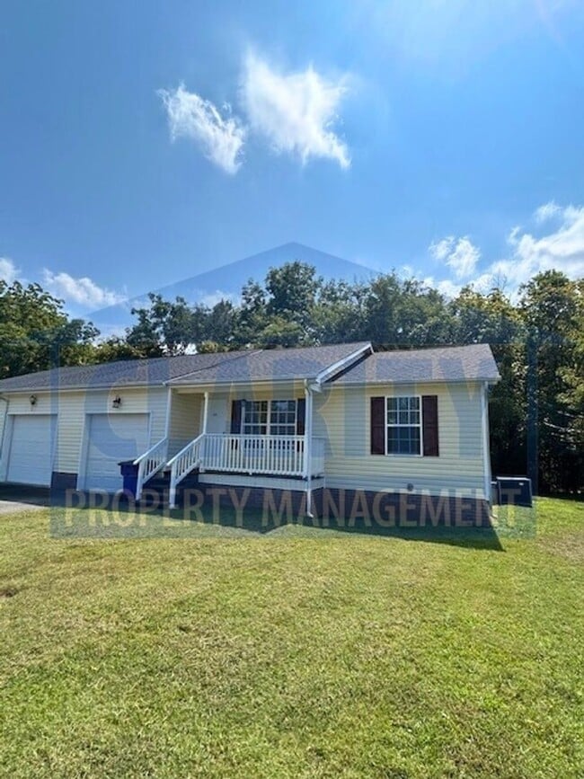 Building Photo - Quiet location in North Cleveland Rental