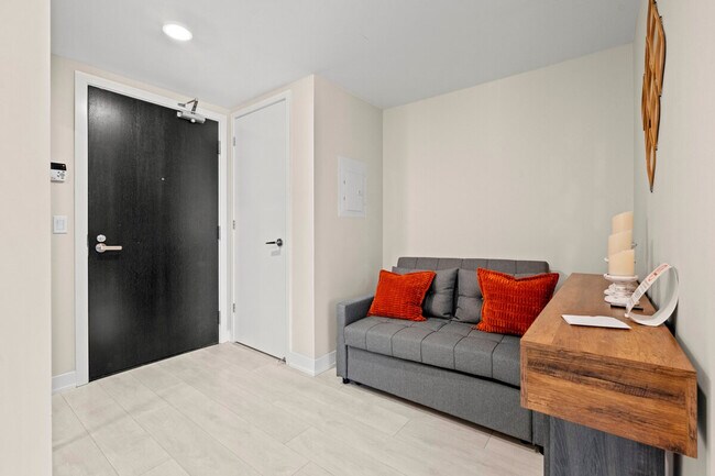 Photo - 478 Yonge St Unit ID1345953P