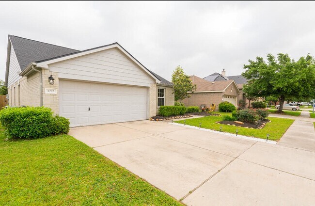 Photo - 3223 Legends Creek Dr