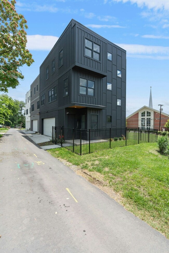 Photo - 1258a 1st Ave S