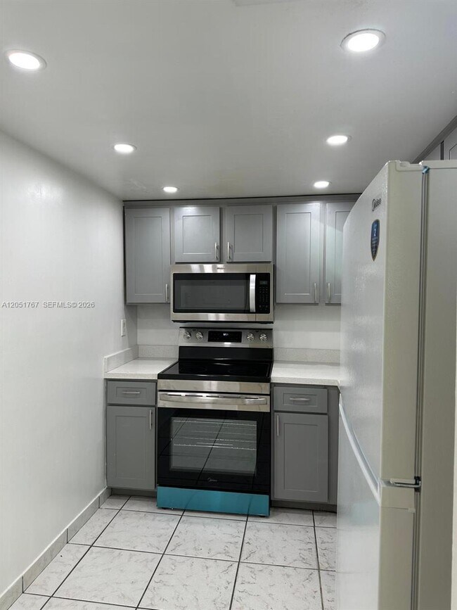 Photo - 11750 SW 18th St Unit 314-1