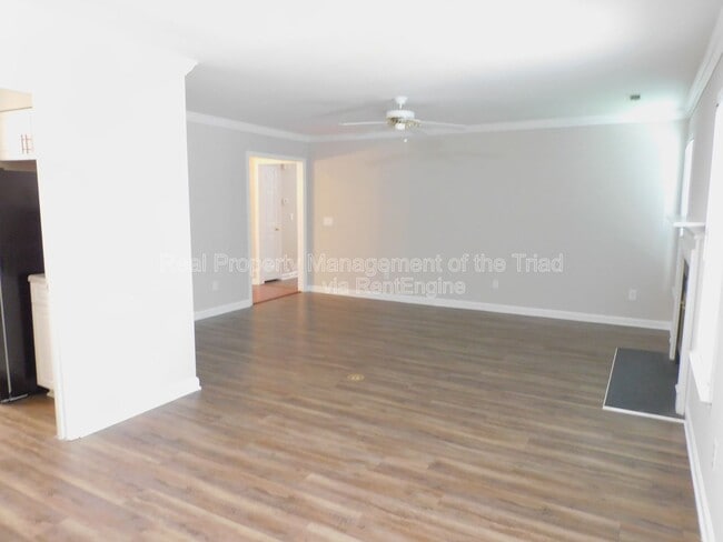 Photo - 5609 Wellsley Dr W