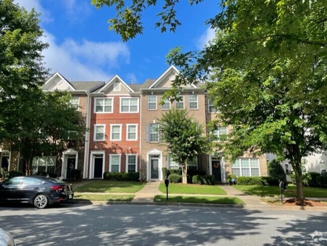 Building Photo - This Stunningly Tri-Level Town Home is Loc...