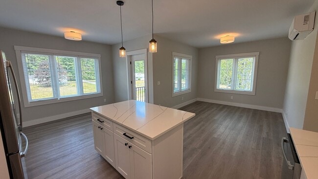 Building Photo - 8 Norman Ct Unit 301