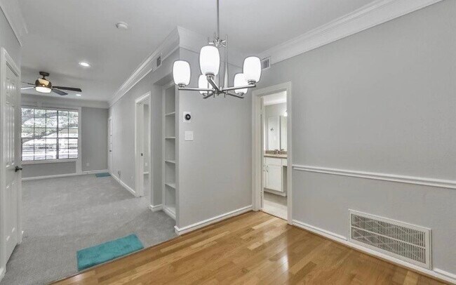 Building Photo - 2700 Revere St Unit 124