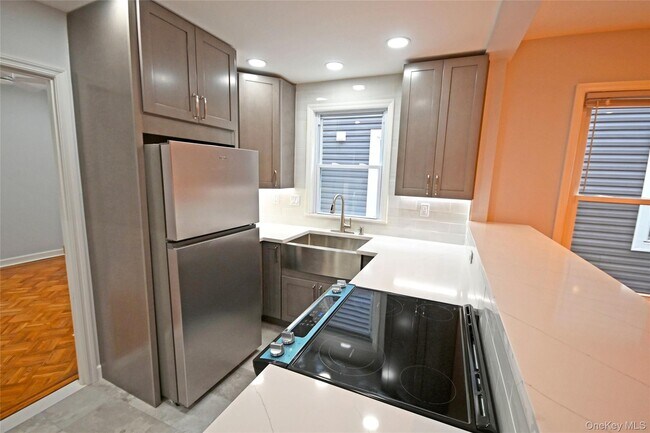 Photo - 70-30 66th Pl