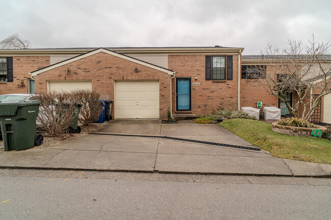 Front of house - 3408 Springlake Dr Townhome