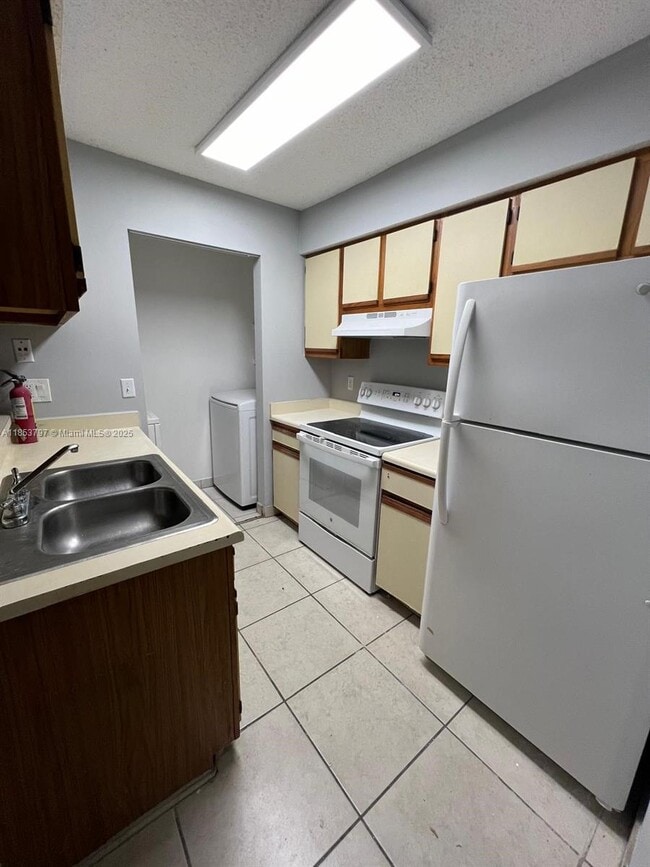 Building Photo - 1261 SW 46th Ave Unit 2005 Rental