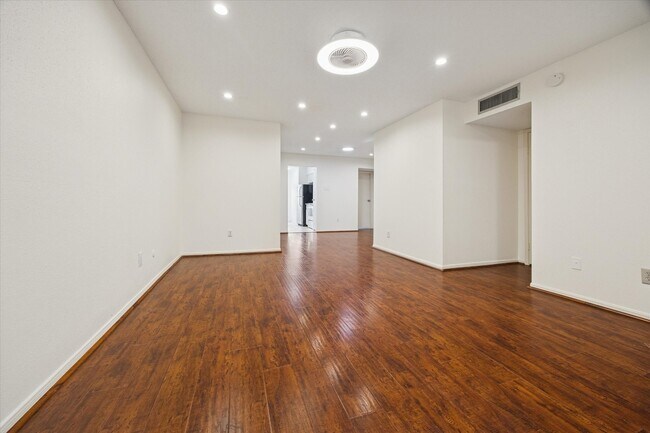 Photo - 2120 El Paseo St Unit True