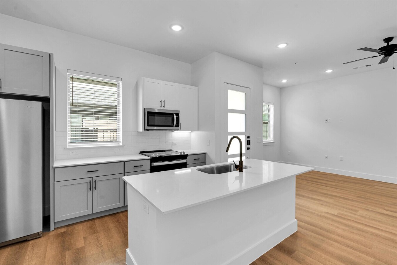 Photo - 1318B Goalie Dr