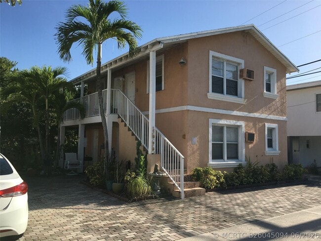 Building Photo - 4565 N Ocean Dr Unit 3