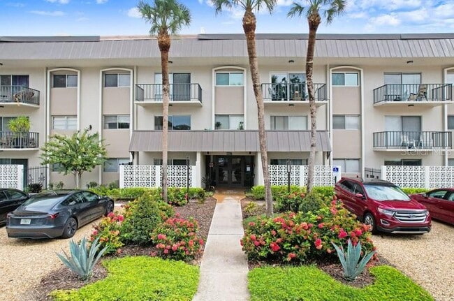 Building Photo - 4607 W Fig St Unit 104 Rental