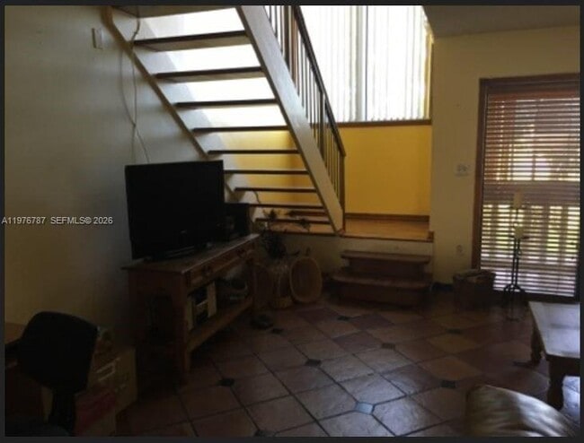 Photo - 655 W Park Dr