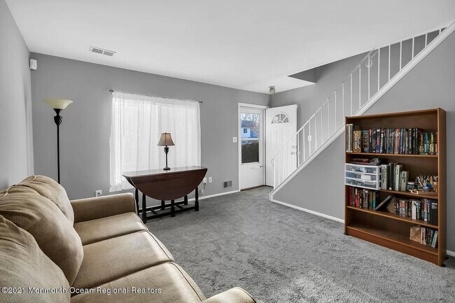 Photo - 105 Creek Rd