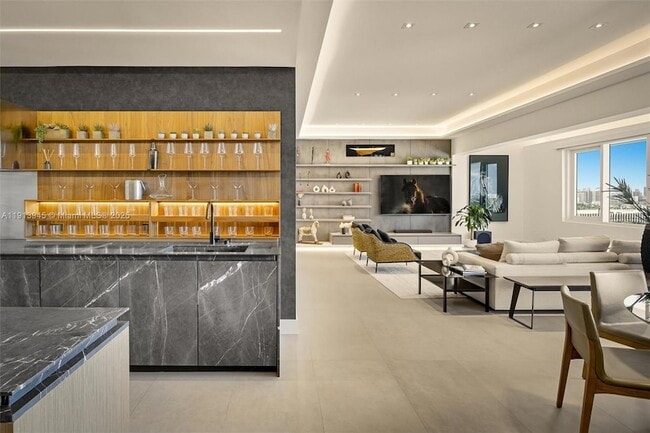 Building Photo - 2301 Collins Ave Unit 1634