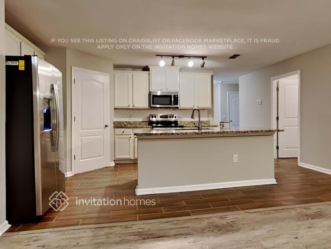 Photo - 6835 Langford St