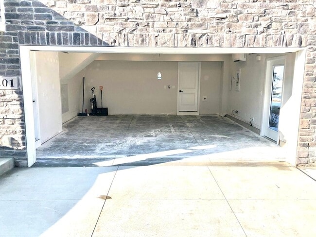 Photo - 201 Via Veneto