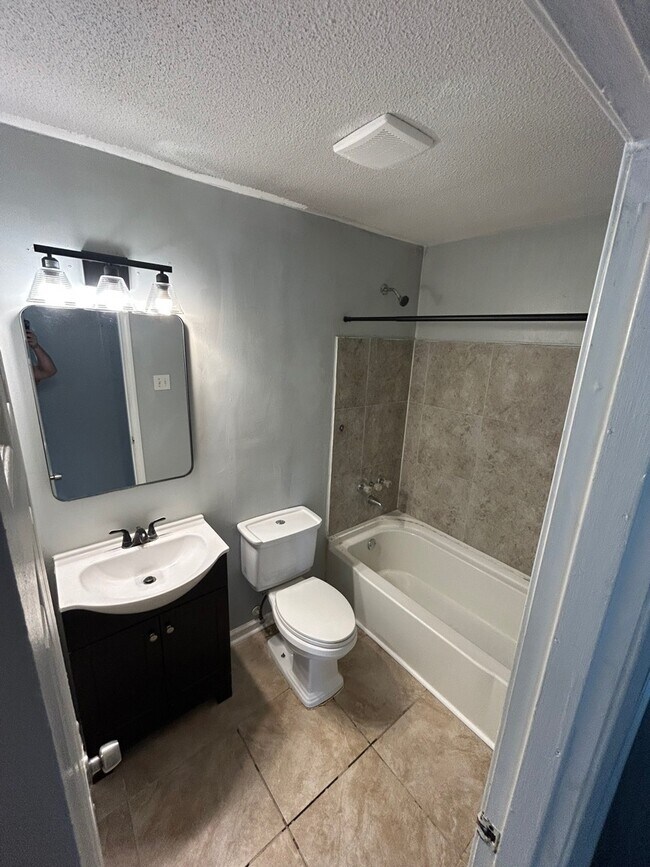 5222 Longbranch Dr