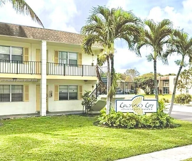 Building Photo - 4160 NW 21st St Unit 216-E Rental