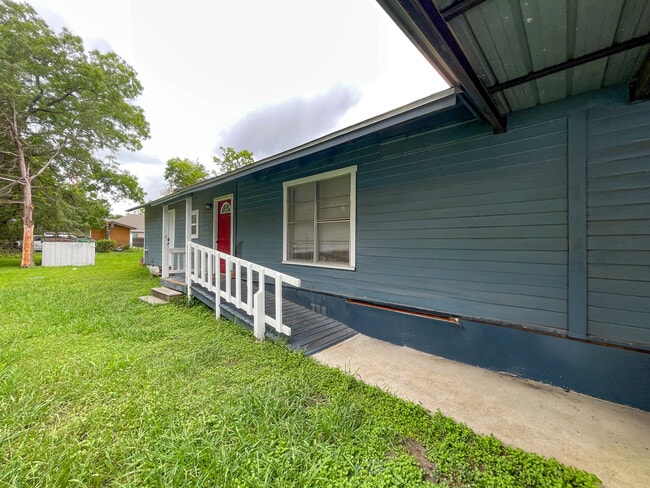 Building Photo - 1807 S 19th St Rental