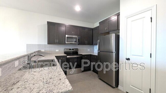 Photo - 303 Juniper Dr