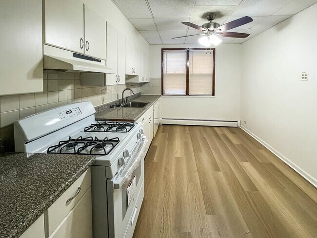Photo - 61 Wales Ave Unit 2