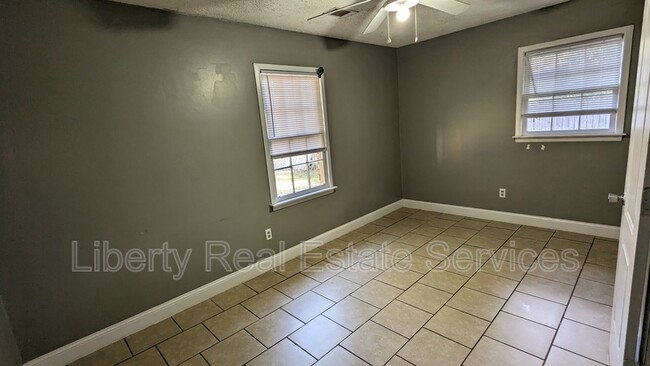 Photo - 214 Honey Ln Cir