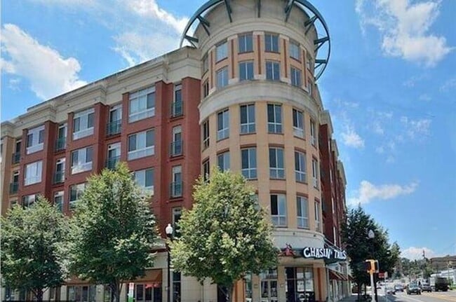 Photo - 2200 N Westmoreland St Unidad 502