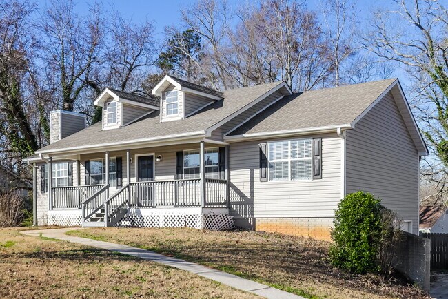 Photo - 221 Greenleaf Dr