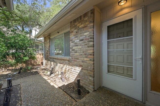 Photo - 3718 Steck Ave