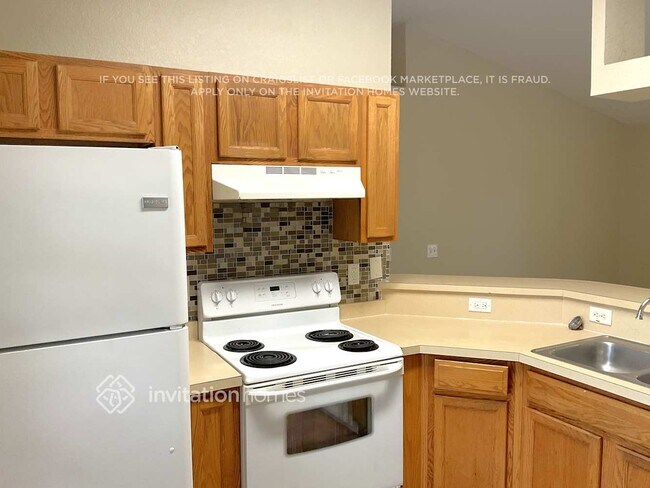 Photo - 627 Parakeet Ct