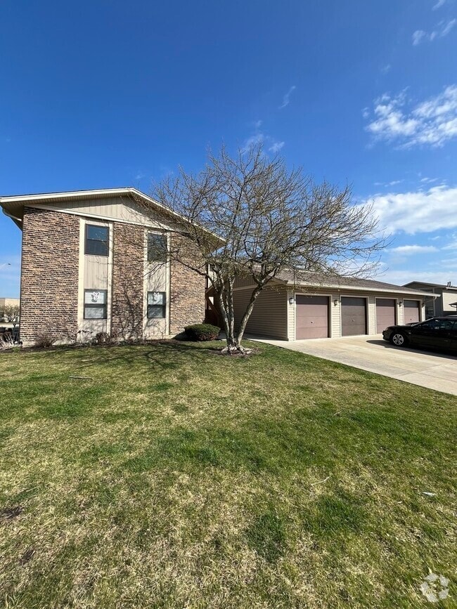 Building Photo - 5820 Wilshire Ct Unit B Rental