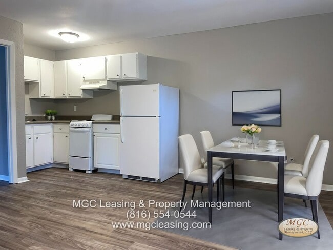 Building Photo - Le Grand Apartments Available for your May move in. Unit 309-7 SE Grand Ave