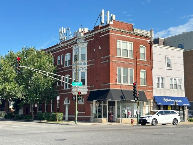 Photo - 3532 N Ashland Ave Unit J04P