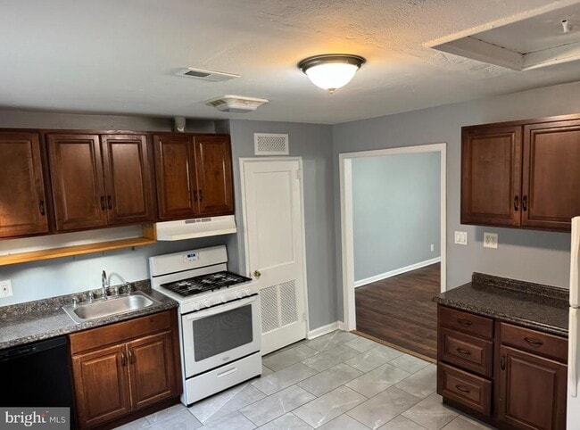 Photo - 6615 St Barnabas Rd