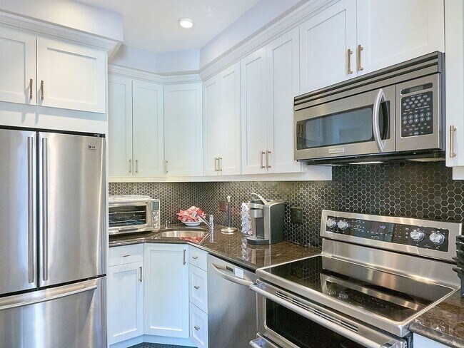 Photo - 163 Marlborough St Unit 3