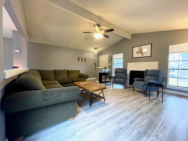 Photo - 11922 Tobler Trl