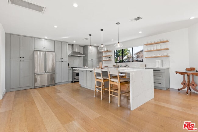 Photo - 8547 Shoup Ave