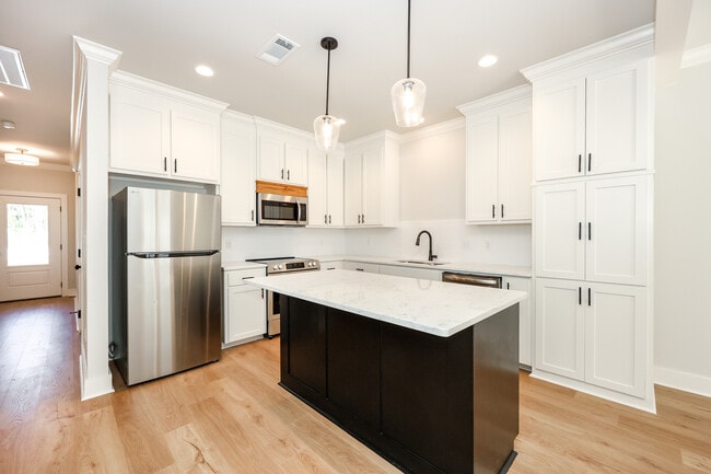 Photo - 8739 Lockhart Rd