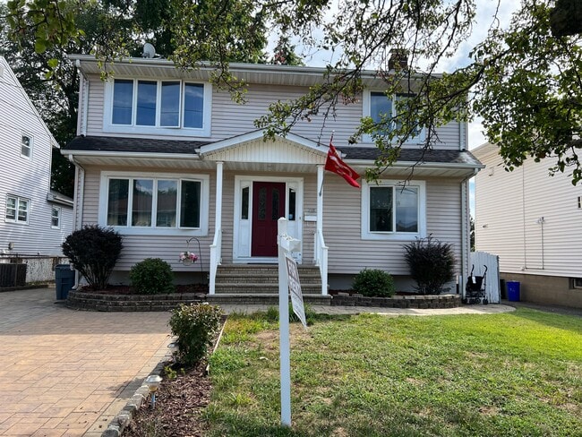 Building Photo - 298 Nedellec Dr Unit #2 Rental