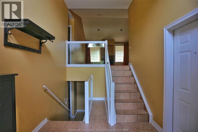 Photo - 1405 Lisgar Dr