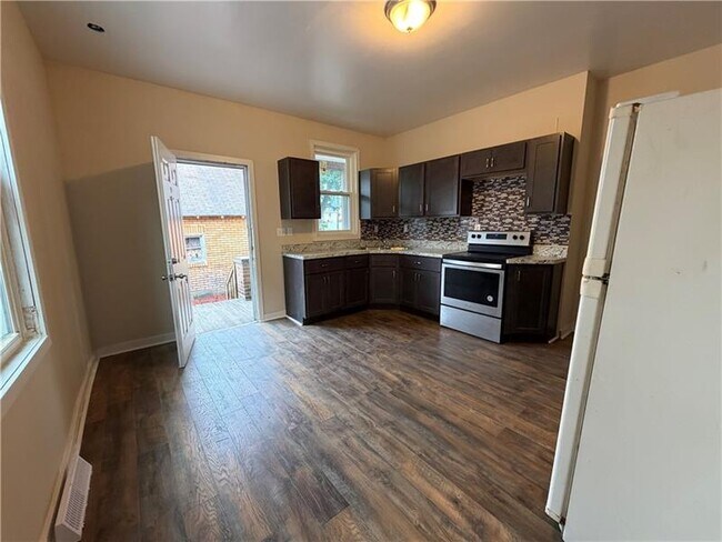 Photo - 1702 5th Ave