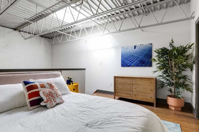 Photo - 1100 Hull Street Apartments