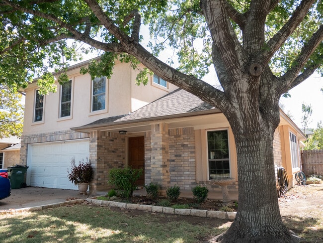 Photo - 507 Eaglecreek Dr House