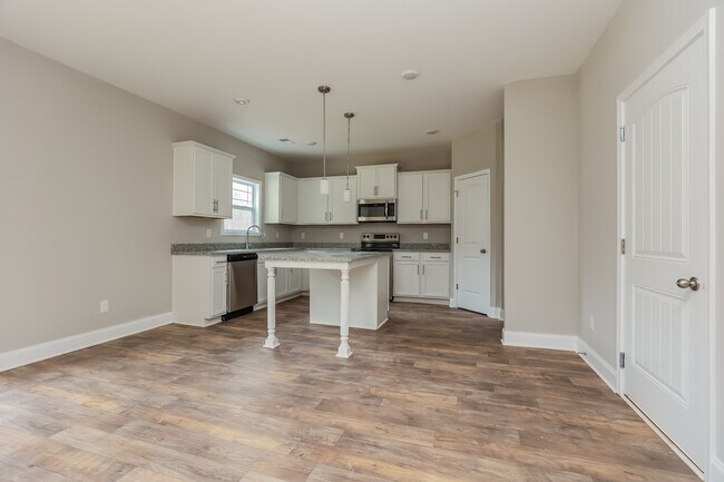 Photo - 1188 Black Oak Cir