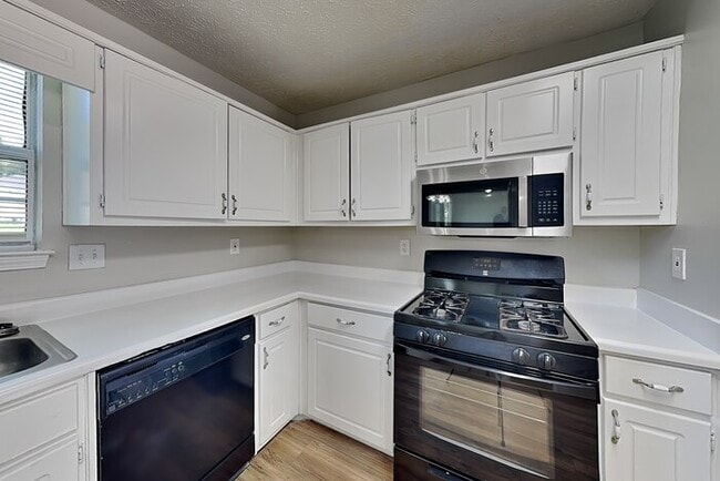 Photo - 5712 Hidden Brook Cir
